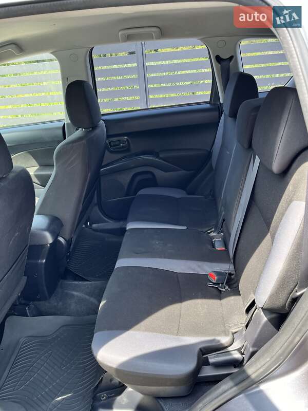 Позашляховик / Кросовер Mitsubishi Outlander 2012 в Львові