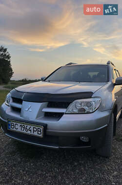 Внедорожник / Кроссовер Mitsubishi Outlander 2005 в 