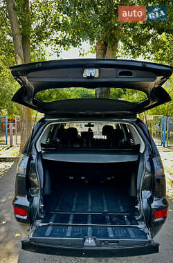Внедорожник / Кроссовер Mitsubishi Outlander 2010 в 