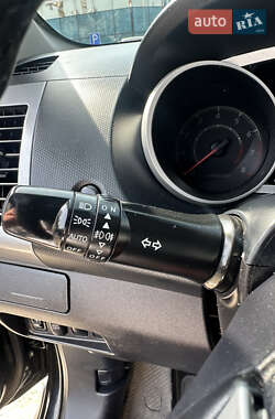 Внедорожник / Кроссовер Mitsubishi Outlander 2010 в 