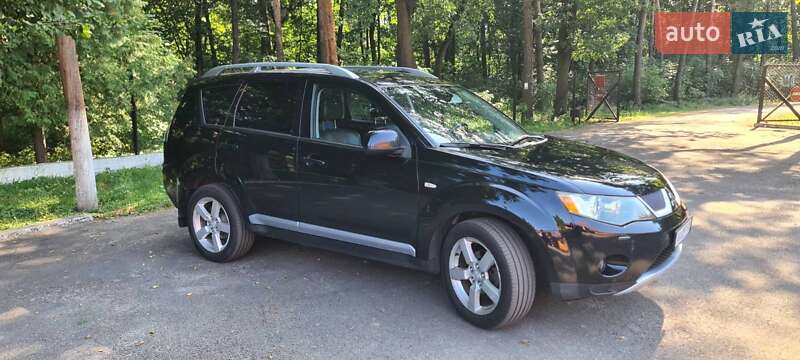 Позашляховик / Кросовер Mitsubishi Outlander 2008 в Дубні
