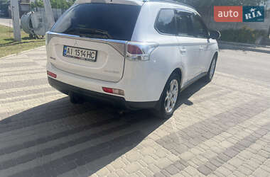 Внедорожник / Кроссовер Mitsubishi Outlander 2013 в 