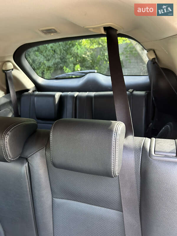 Позашляховик / Кросовер Mitsubishi Outlander 2016 в Радивиліві