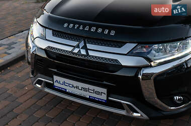 Внедорожник / Кроссовер Mitsubishi Outlander 2018 в 