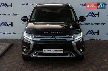 Внедорожник / Кроссовер Mitsubishi Outlander 2018 в 