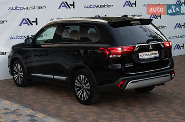 Внедорожник / Кроссовер Mitsubishi Outlander 2018 в 