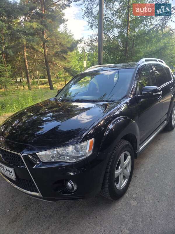 Внедорожник / Кроссовер Mitsubishi Outlander 2009 в 