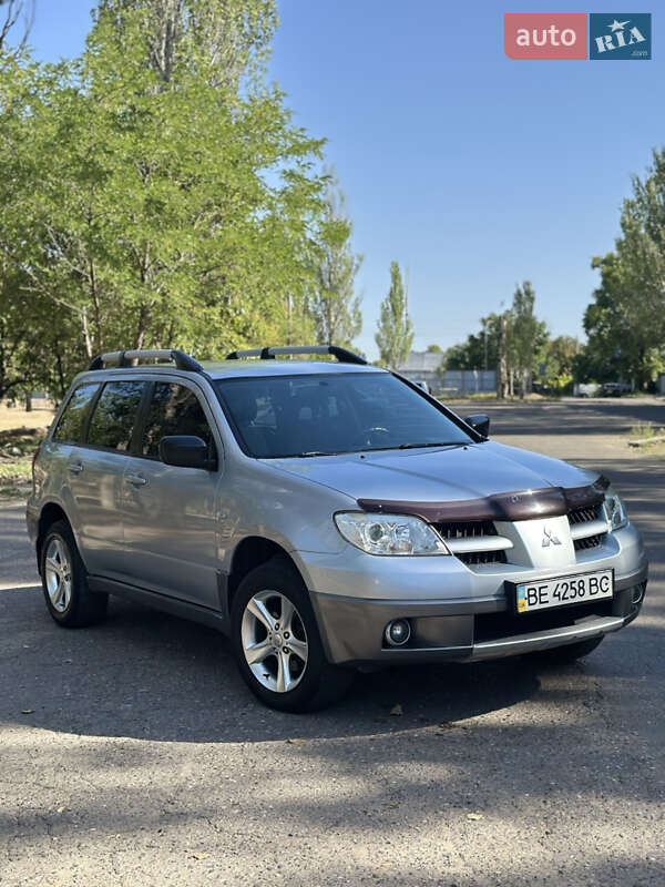 Внедорожник / Кроссовер Mitsubishi Outlander 2007 в Николаеве