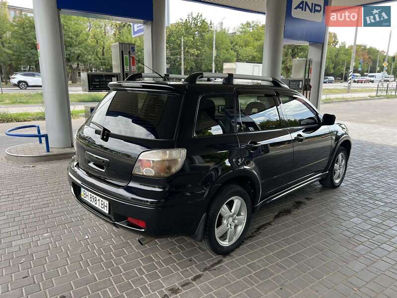 Внедорожник / Кроссовер Mitsubishi Outlander 2007 в Николаеве