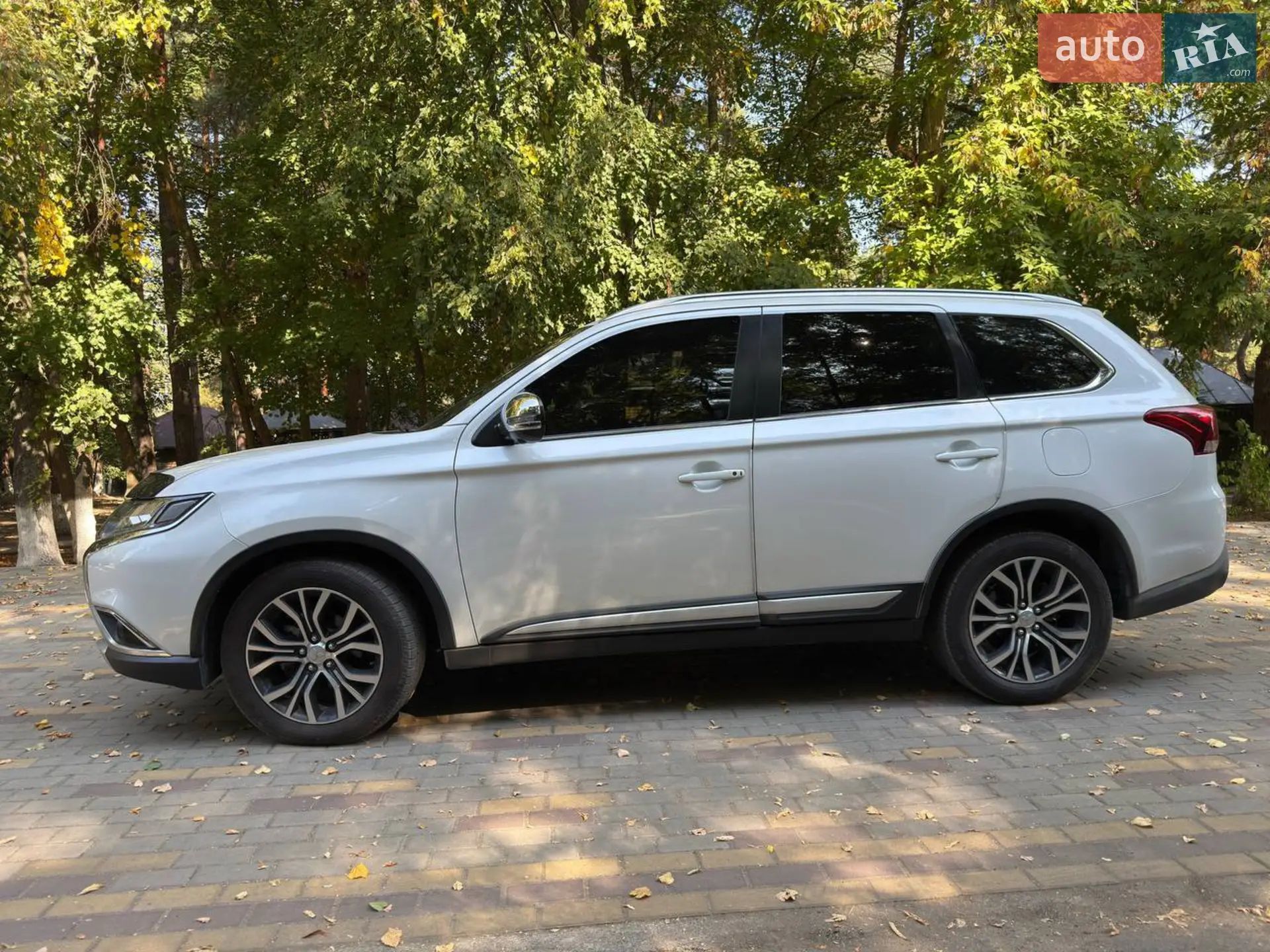 2017 Mitsubishi Outlander - мініатюра 9