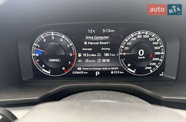 Внедорожник / Кроссовер Mitsubishi Outlander 2022 в 