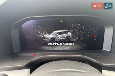 Внедорожник / Кроссовер Mitsubishi Outlander 2022 в 