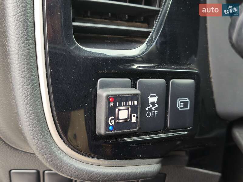 Внедорожник / Кроссовер Mitsubishi Outlander 2016 в Днепре