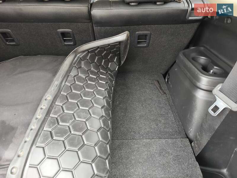 Внедорожник / Кроссовер Mitsubishi Outlander 2016 в Днепре