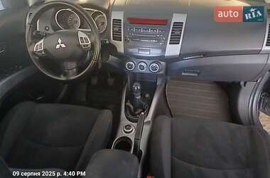 Внедорожник / Кроссовер Mitsubishi Outlander 2008 в 