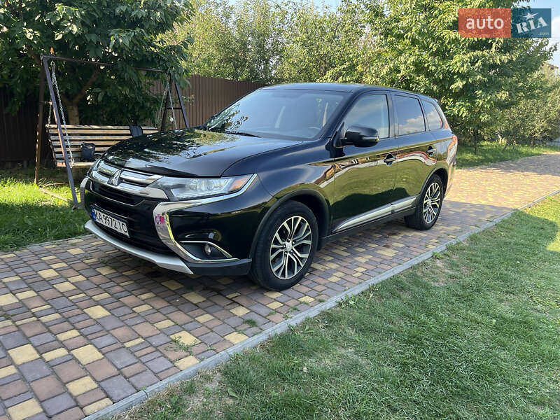 Mitsubishi Outlander 2015