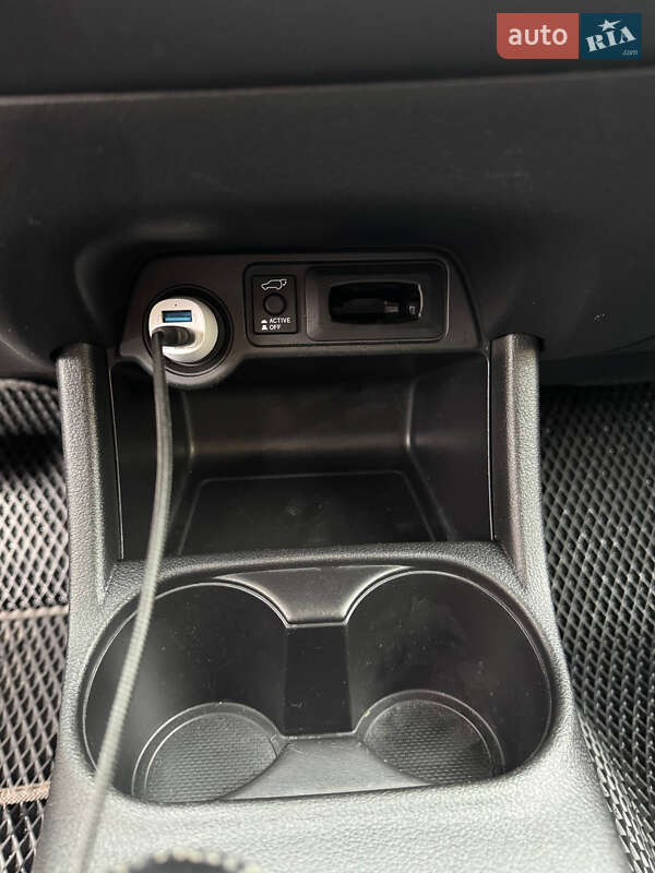 Позашляховик / Кросовер Mitsubishi Outlander 2016 в Києві