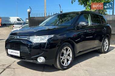 Позашляховик / Кросовер Mitsubishi Outlander 2013 в 