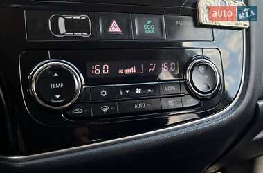 Позашляховик / Кросовер Mitsubishi Outlander 2013 в 