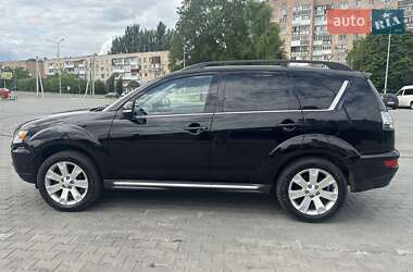 Внедорожник / Кроссовер Mitsubishi Outlander 2011 в 
