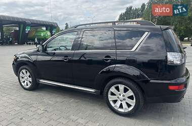 Внедорожник / Кроссовер Mitsubishi Outlander 2011 в 
