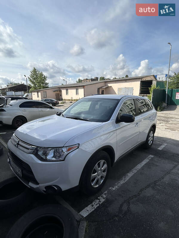 Mitsubishi Outlander 2014
