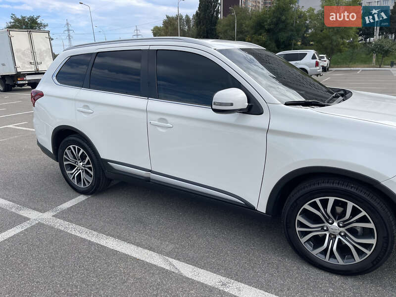 Позашляховик / Кросовер Mitsubishi Outlander 2017 в Києві фото 23 Позашляховик / Кросовер Mitsubishi Outlander 2017 в Києві