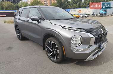 Позашляховик / Кросовер Mitsubishi Outlander 2021 в Києві