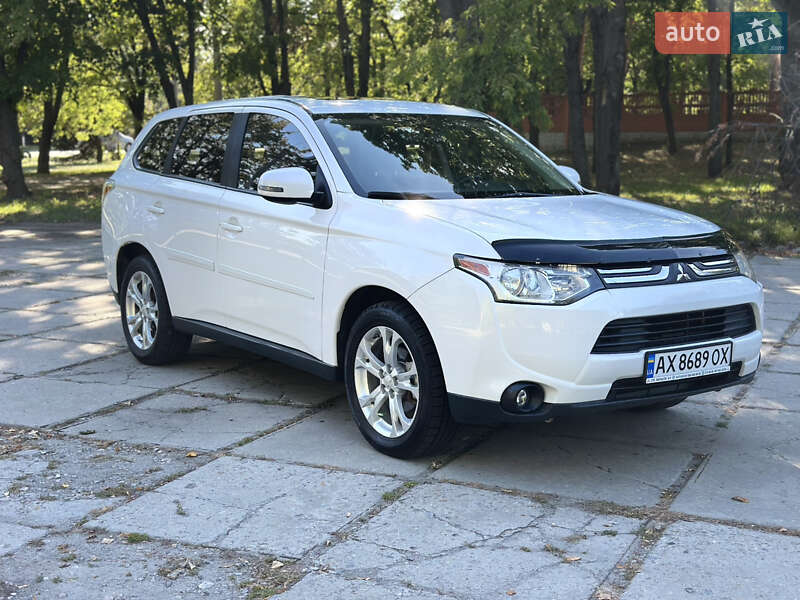 Позашляховик / Кросовер Mitsubishi Outlander 2013 в Харкові
