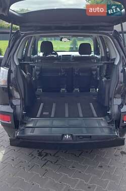 Внедорожник / Кроссовер Mitsubishi Outlander 2012 в 