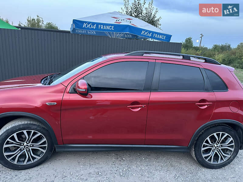 Позашляховик / Кросовер Mitsubishi Outlander 2016 в Підгайцях