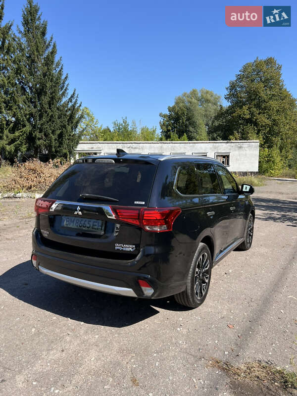 Позашляховик / Кросовер Mitsubishi Outlander 2018 в Глухові