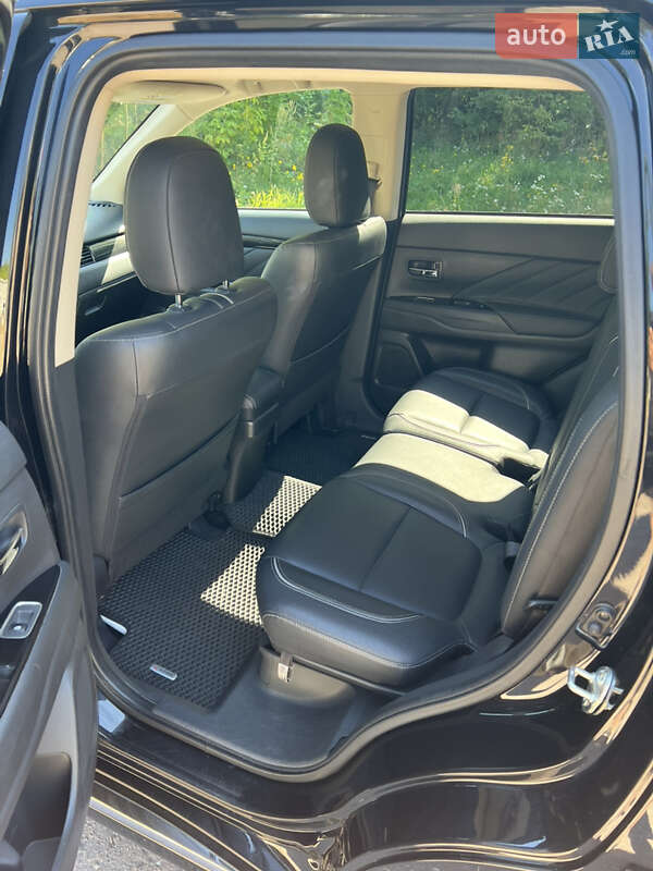 Позашляховик / Кросовер Mitsubishi Outlander 2018 в Глухові
