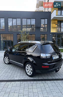 Внедорожник / Кроссовер Mitsubishi Outlander 2009 в 