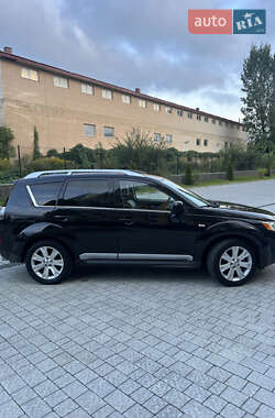Внедорожник / Кроссовер Mitsubishi Outlander 2009 в 