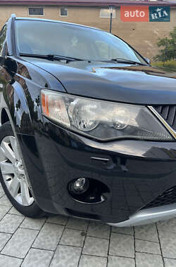 Внедорожник / Кроссовер Mitsubishi Outlander 2009 в 