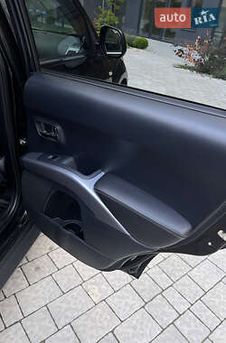 Внедорожник / Кроссовер Mitsubishi Outlander 2009 в 