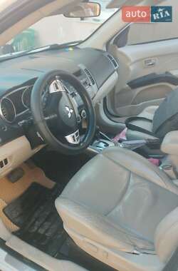 Внедорожник / Кроссовер Mitsubishi Outlander 2008 в 