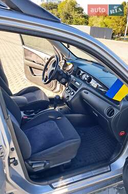 Внедорожник / Кроссовер Mitsubishi Outlander 2003 в 