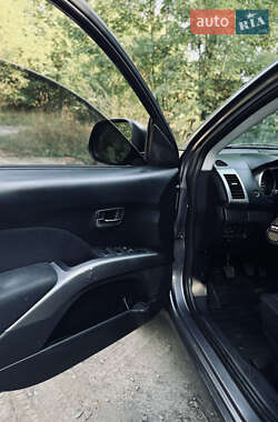 Внедорожник / Кроссовер Mitsubishi Outlander 2007 в 
