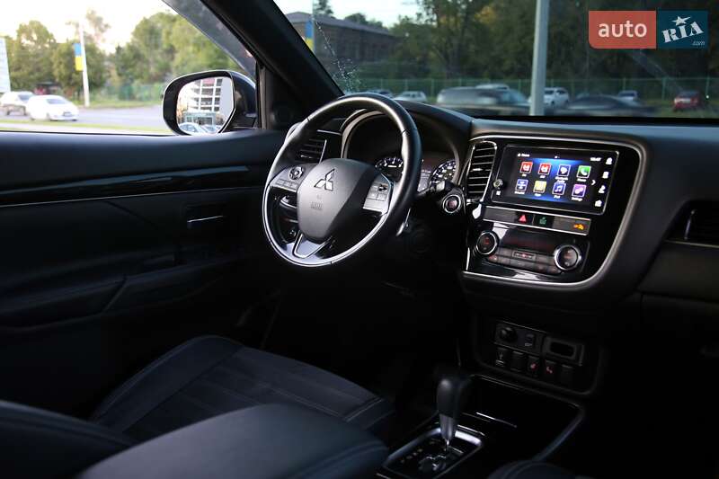 Внедорожник / Кроссовер Mitsubishi Outlander 2018 в Харькове