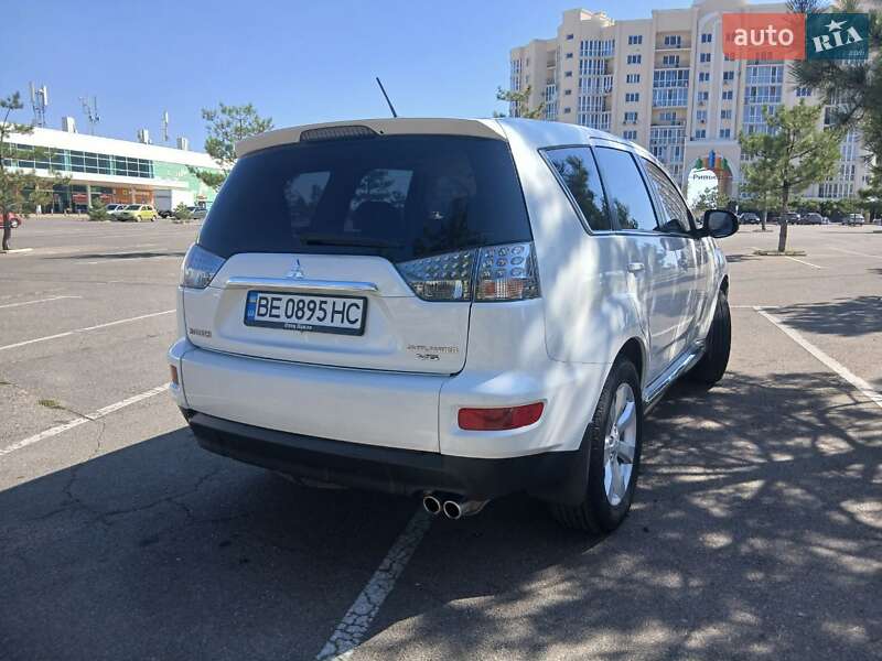 Внедорожник / Кроссовер Mitsubishi Outlander 2010 в Николаеве