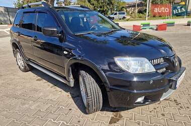 Внедорожник / Кроссовер Mitsubishi Outlander 2005 в 