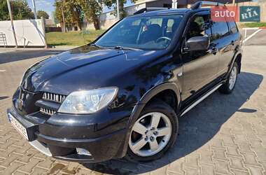 Внедорожник / Кроссовер Mitsubishi Outlander 2005 в 