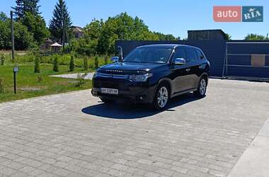 Внедорожник / Кроссовер Mitsubishi Outlander 2014 в Житомире