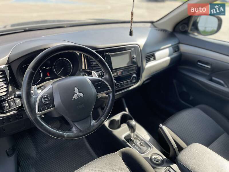 Внедорожник / Кроссовер Mitsubishi Outlander 2013 в Львове фото 16 Внедорожник / Кроссовер Mitsubishi Outlander 2013 в Львове