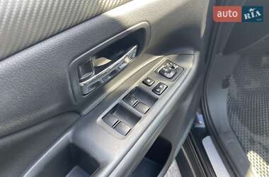 Внедорожник / Кроссовер Mitsubishi Outlander 2013 в 