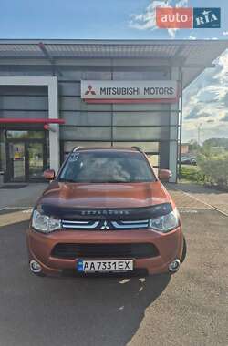 Позашляховик / Кросовер Mitsubishi Outlander 2012 в Києві