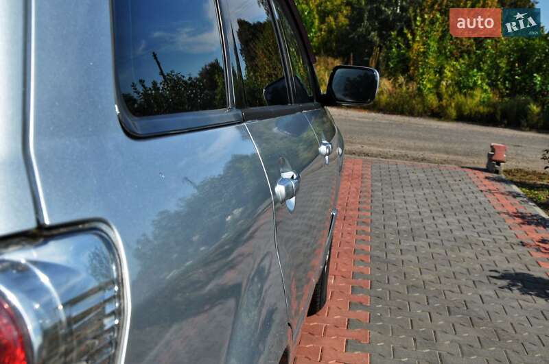 Внедорожник / Кроссовер Mitsubishi Outlander 2004 в Полтаве