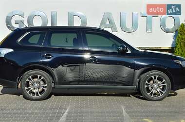 Внедорожник / Кроссовер Mitsubishi Outlander 2013 в 